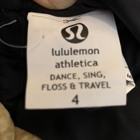 Lululemon Ladies reversible padded vest - Picture 6 of 7